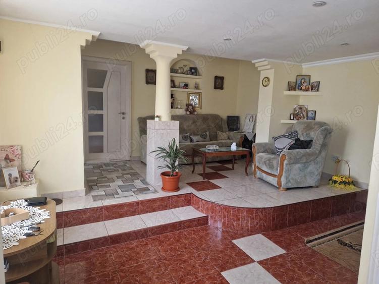 Casă cu 4 camere în Central