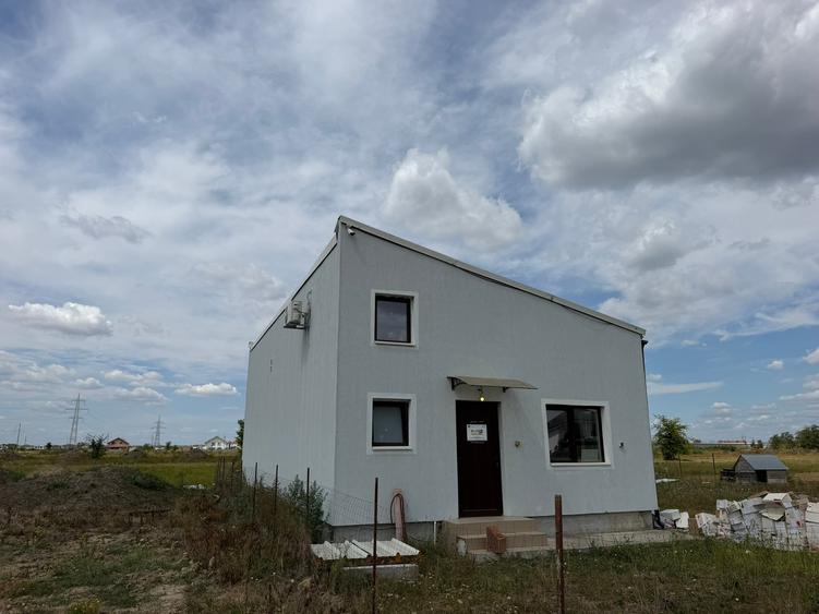 Casă individuală cu 3 camere cu Teren 637 Mp în Moșnița Nouă