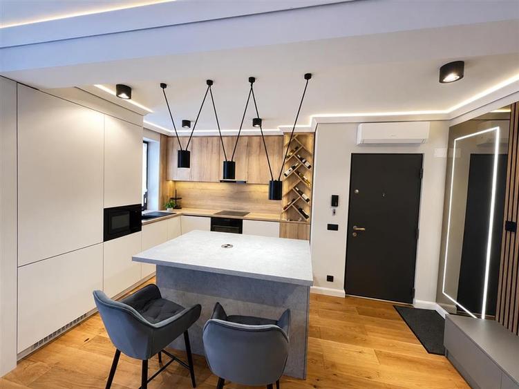 Apartament cu 3 camere decomandat, mobilat în Hipodrom 1