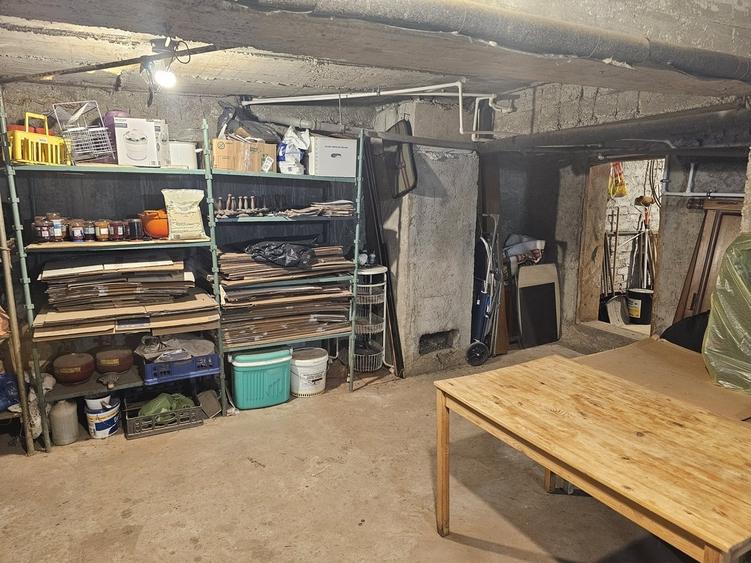 Casă cu 4 camere cu Teren 140 Mp în Olteni