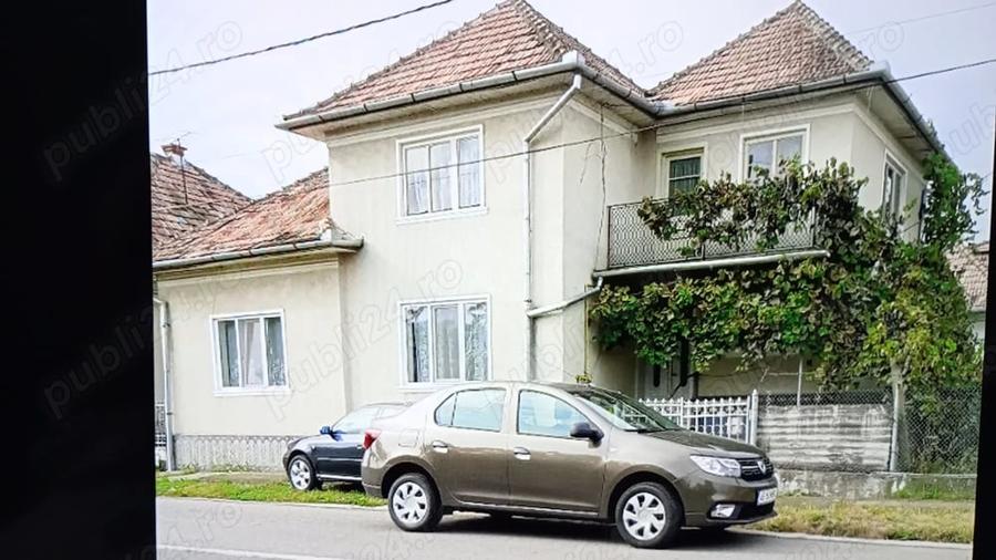 Casă cu Teren 250 Mp în Central