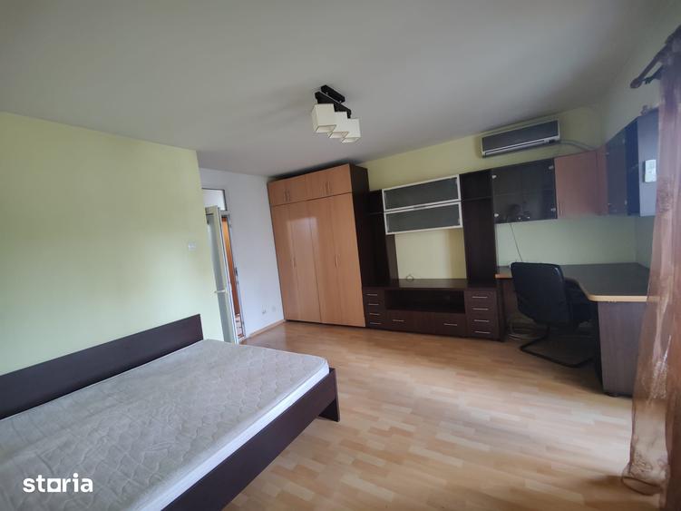 Apartament cu 2 camere semidecomandat în Mircea cel Bătrân