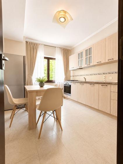 Apartament cu 2 camere decomandat în Centrul Istoric