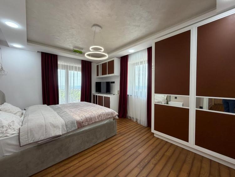 Casă individuală cu 5 camere cu Piscina în Exterior Vest