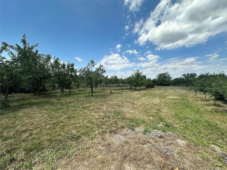 Casă cu 5 camere cu Teren 1500 Mp în Doclin