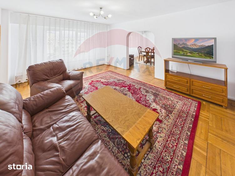 Apartament cu 4 camere, mobilat în Decebal
