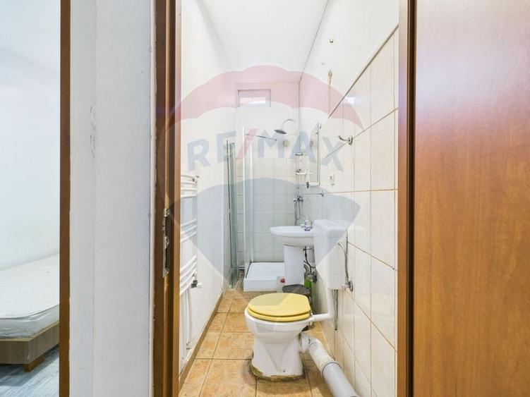 Casă cu 5 camere si 300mp curte, de închiriat în zona Bd. Gloriei - 17