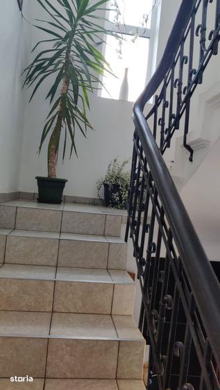 Campina - ultracentral - casa + Spa?iu comercial - 215000 Euro - 2