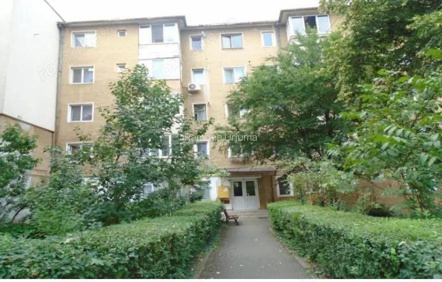 Cota de 4/8 din apartament 3 camere loc. Orastie, Jud Hunedoara Cota de 4/8 din apartament 3 camere loc. Orastie, Jud Hunedoara