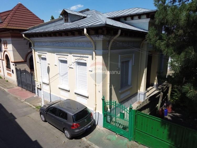 Casa interbelica de vanzare, 4 camere, ultracentral Galati Casa interbelica de vanzare, 4 camere, ultracentral Galati