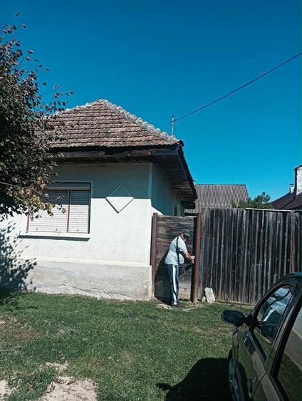 Vand casa necesita renovare - 1