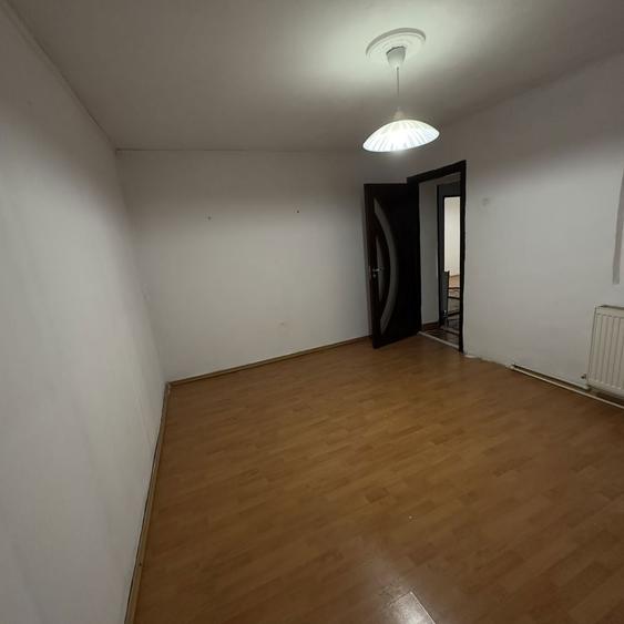 Casa de vanzare ideala pentru locuit sau investitie - 2
