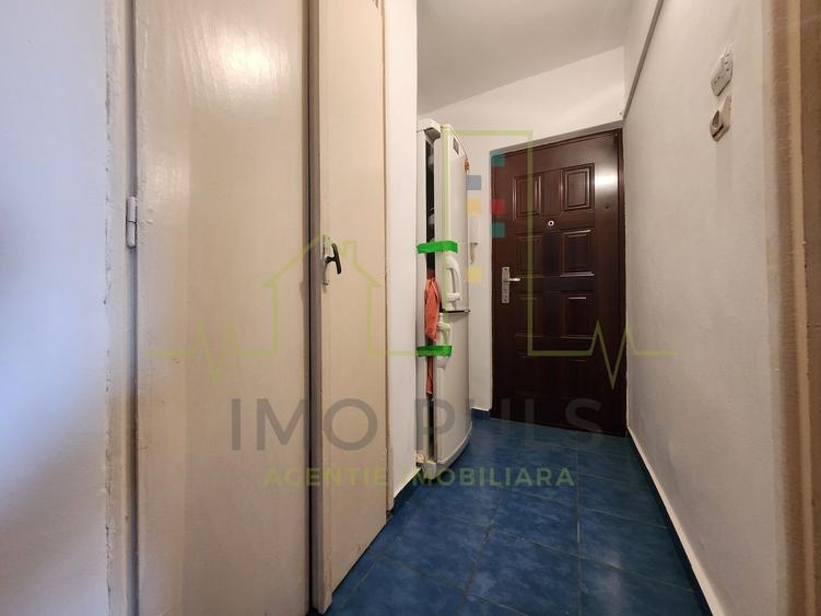 Etaj intermediar. Bucatarie din constructie. Telegrafului. 4 apartamente / etaj - 5