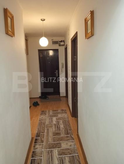 Apartament cu 3 camere, decomandate, etaj 1, bloc din caramida