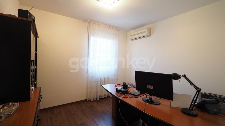 Vila cocheta cu 6 camere, piscina comuna si loc de joaca - 7