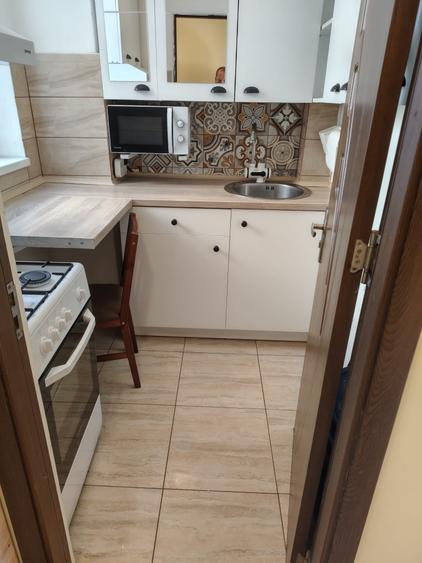 Apartament cu 3 camere semidecomandat în Drumul Taberei
