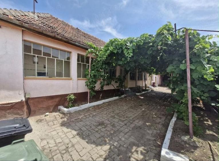 Casă cu 4 camere în Bencecu de Sus