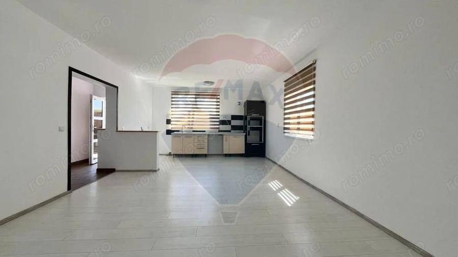 Vila de vanzare langa lac - Medias - 15