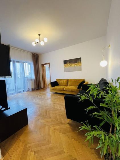 Apartament 4 Camere, Centrala Proprie , Metrou Universitate - 1