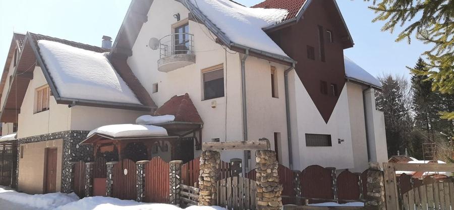 Casa de vacanta sau pensiune situata langa Cabana Trei Brazi Predeal - 47