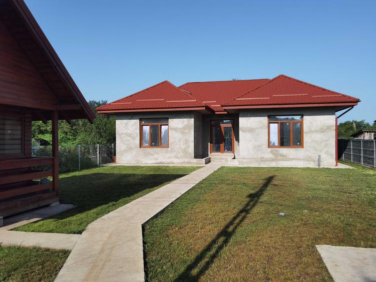 Casă cu 4 camere în Cocorăștii Mislii