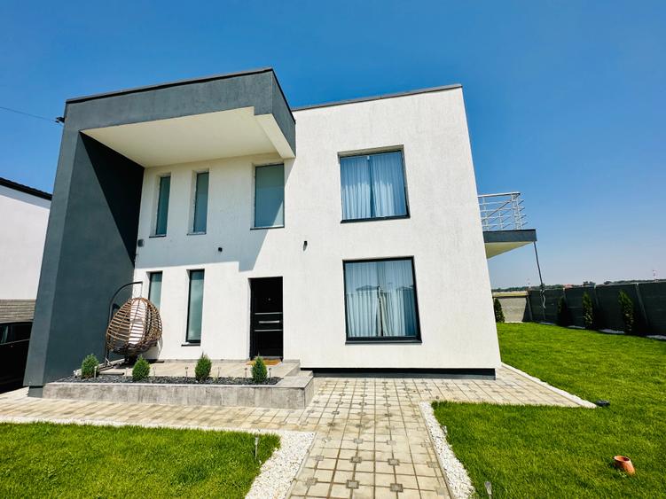 Casă individuală cu 4 camere cu Teren 400 Mp în Berceni