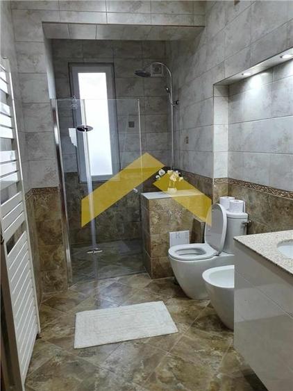 Casa pe colt cu teren de 2464 mp in ZONA MICALACA - 14