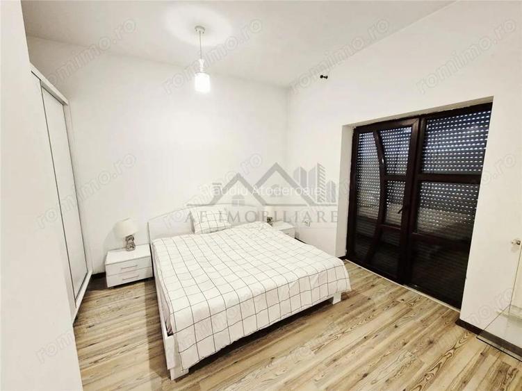 Casa tip duplex spatioasa cu garaj