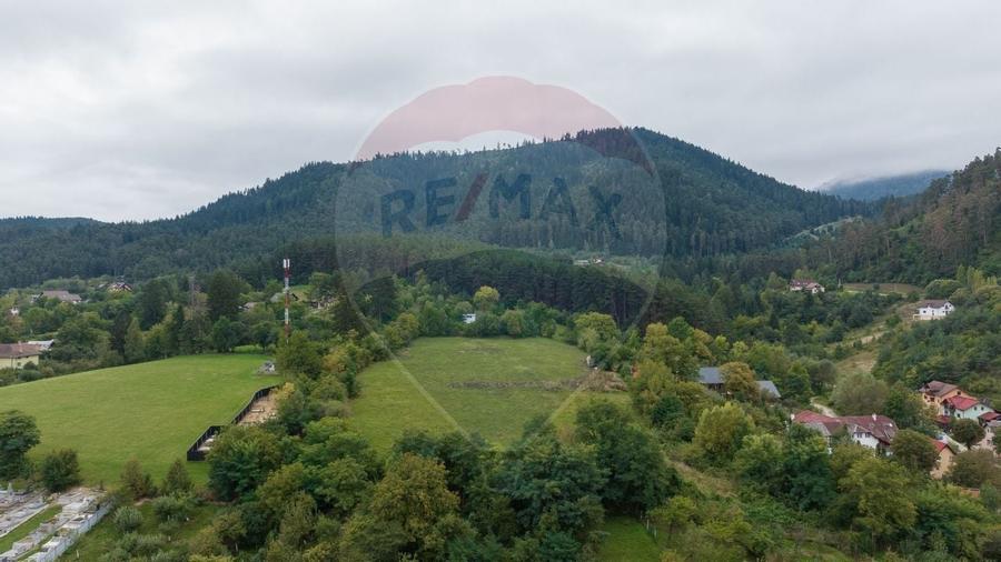 Proiect autorizat (AC) pentru constructia a 6 vile individuale P+M - 5