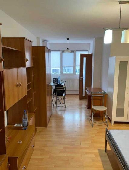 Inchiriez Garsoniera Favorit, Drumul taberei - 6