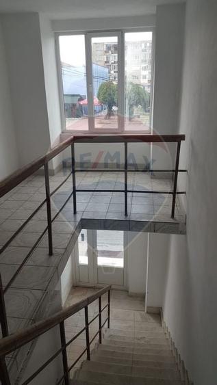 Spațiu comercial - 2