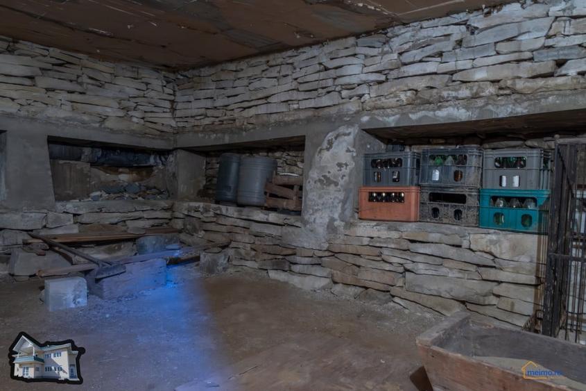 Casa cu etaj in Agas, eleganta clasica si mobila sculptata manual in lemn masiv - 16