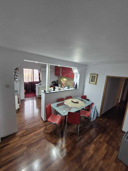 Apartament 3 camere decomandat , zona  Cetate , mobilat - 2