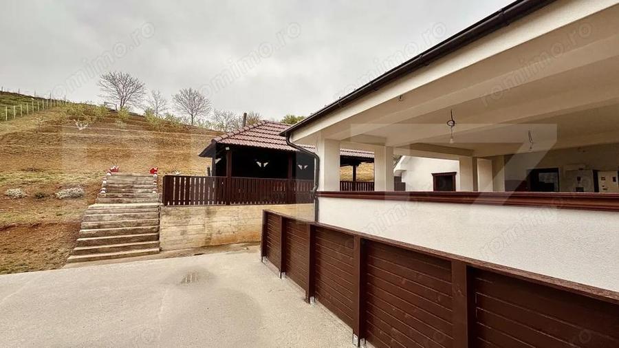 Casa Oncea, teren 1988mp, 4 dormitoare, mobilata ?i utilata, 3 garaje - 9