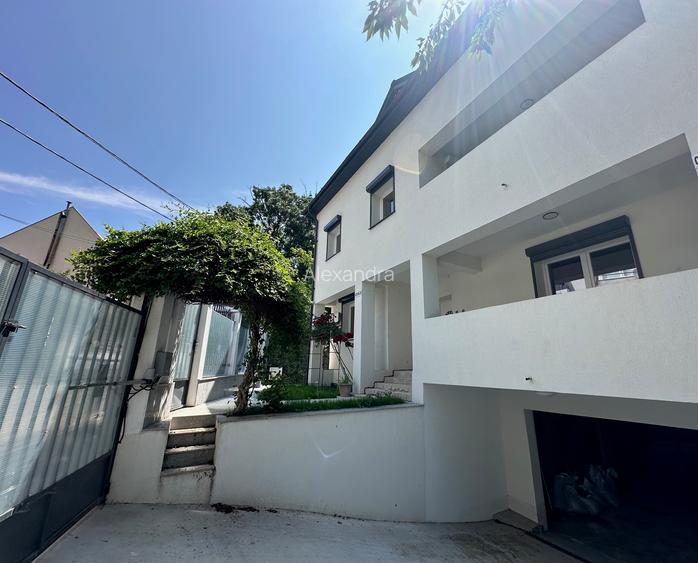 Vanzare vila individuala cu garaj si curte - Herastrau