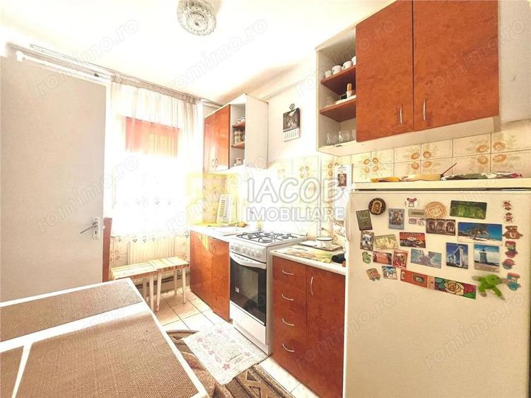 Apartament cu doua camere semidecomandate, zona Aviatori, Bacau - 10