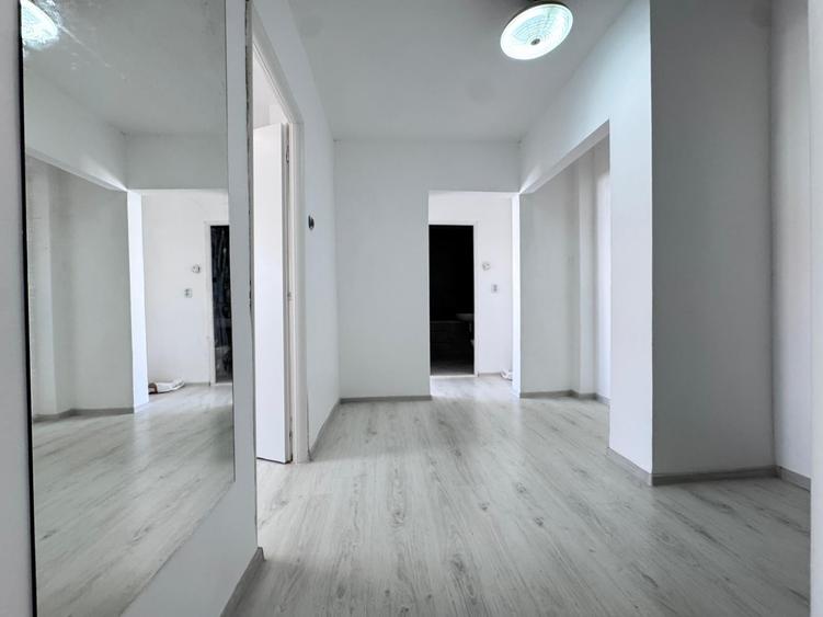 NORD - Apartament 2 cam DECOMANDAT, Etaj 3/4, Bloc 1986 - 1