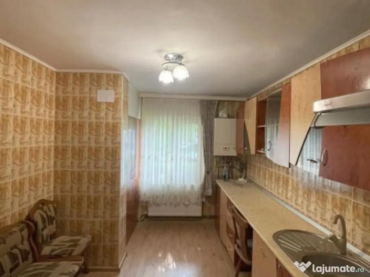 Apartament de vanzare, cu 3 camere decomandat, 68 mp, parter - 6
