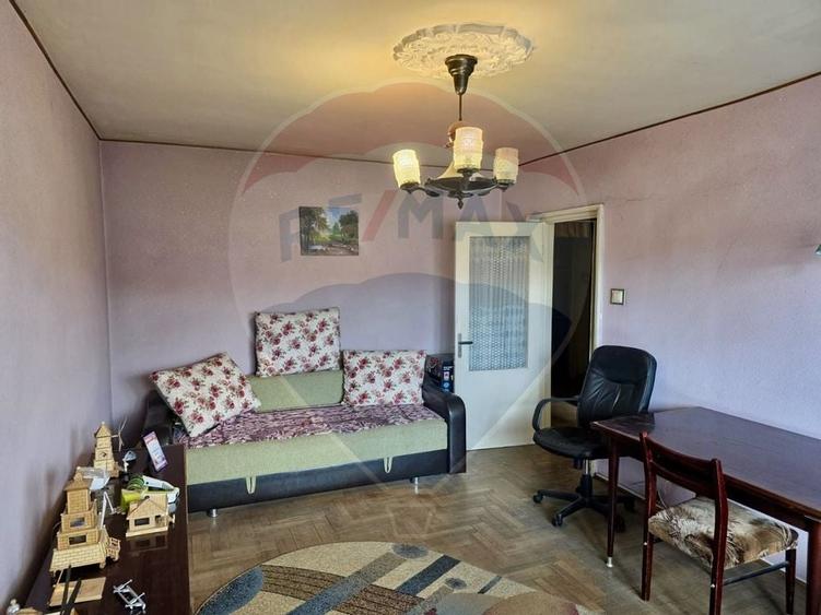 Apartament cu 3 camere decomandat de vanzare, zona Orizont - 1