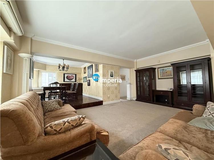 Apartament 4 camere + living, 120 mp + terasă 50 mp Zona Fundație