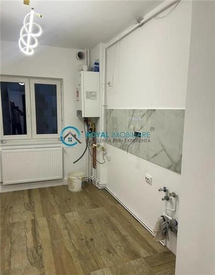 Royal Imobiliare - Vanzare apartament 2 camere zona 9 Mai - 2