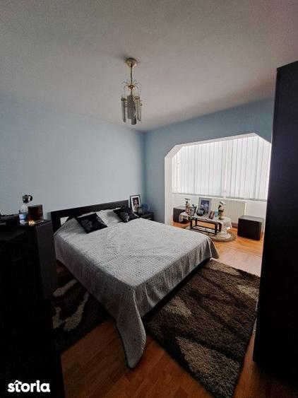 Apartament cu 3 camere, decomandat, etajul 4 cu acoperis si garaj - 5