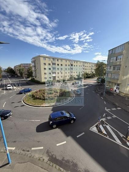 Apartament 2 camere decomandat - zona Tractorul/Cerna