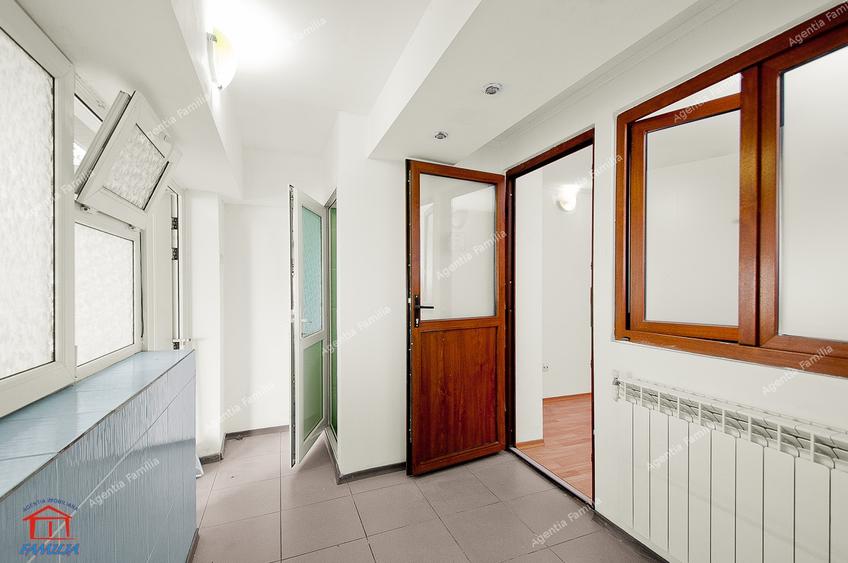 Spatiu comercial parter de bloc BR-uri Agentia de Voiaj - 2