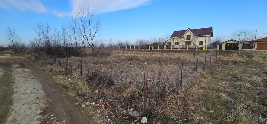 Teren intravilan Domnesti, str.Fortului, deschidere=26.ml, adancime=15ml, 72E/mp - 3