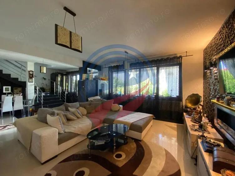 CASA DEOSEBITA APROAPE DE PROMENADA IN EUROCARTIER - 7