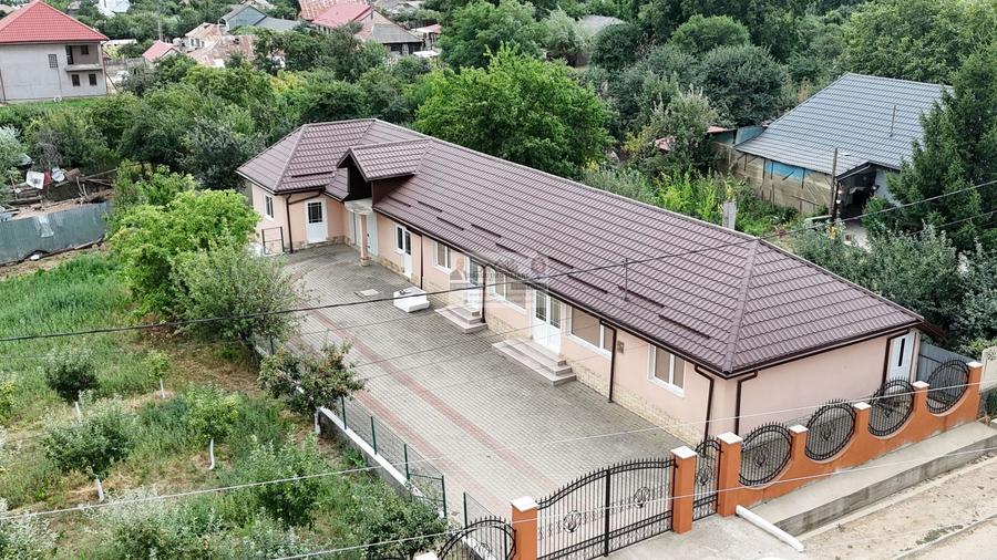 Casă individuală cu 3 camere cu Canalizare în Păunești