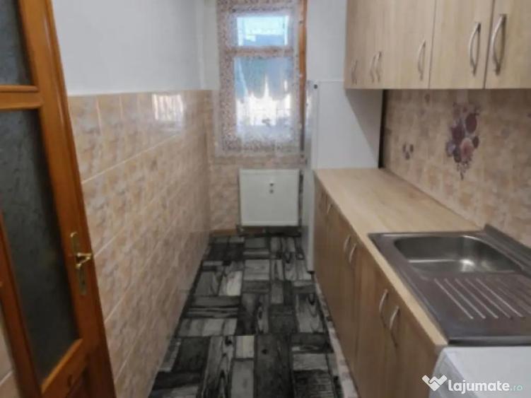 Garsoniera , etaj intermediar, Radauti - 1