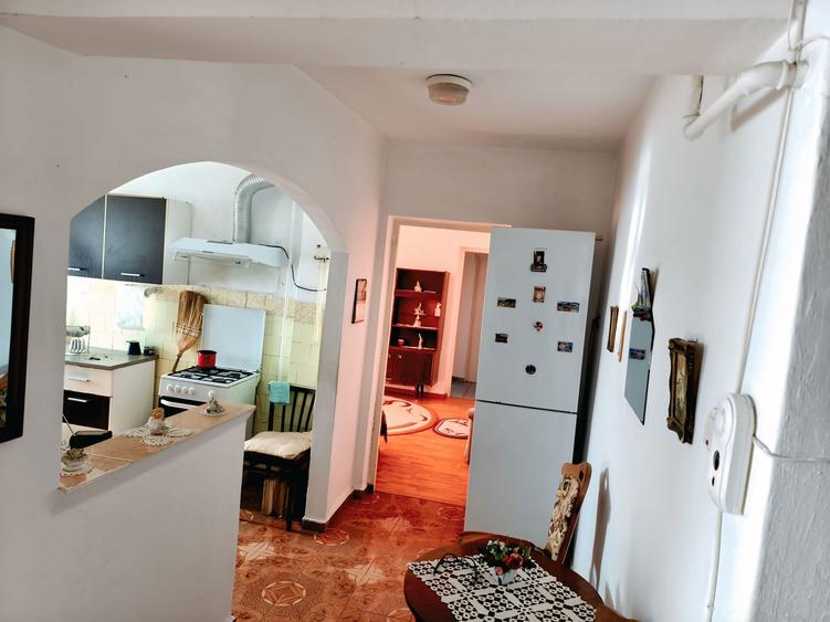 Apartament 3 camere, etaj 3 - Zona bine cotata (str. M. Kogalniceanu) - 1