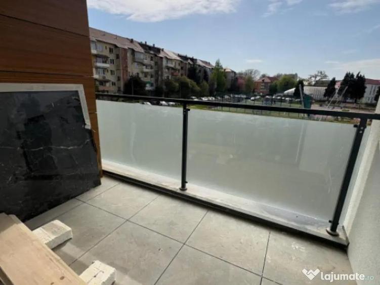 Apartament 3 camere, 61 mp, zona Sasar - 1